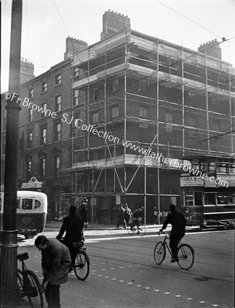 SCAFFOLDING O'CONNELL ST  NO 17 TRAM TO RATHFARNHAM  .....&CABLE CO.